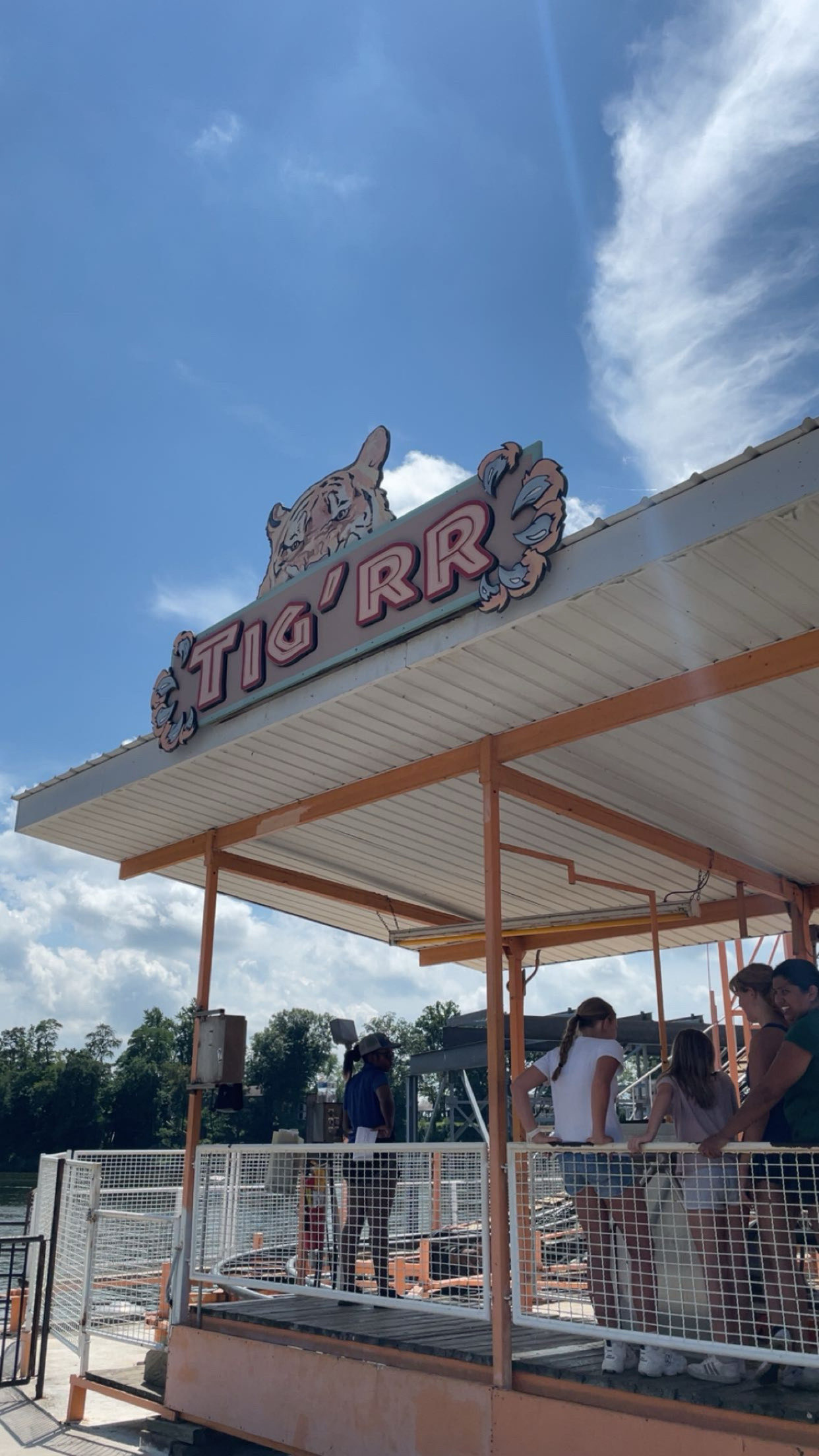 Tig'rr Entrance Sign